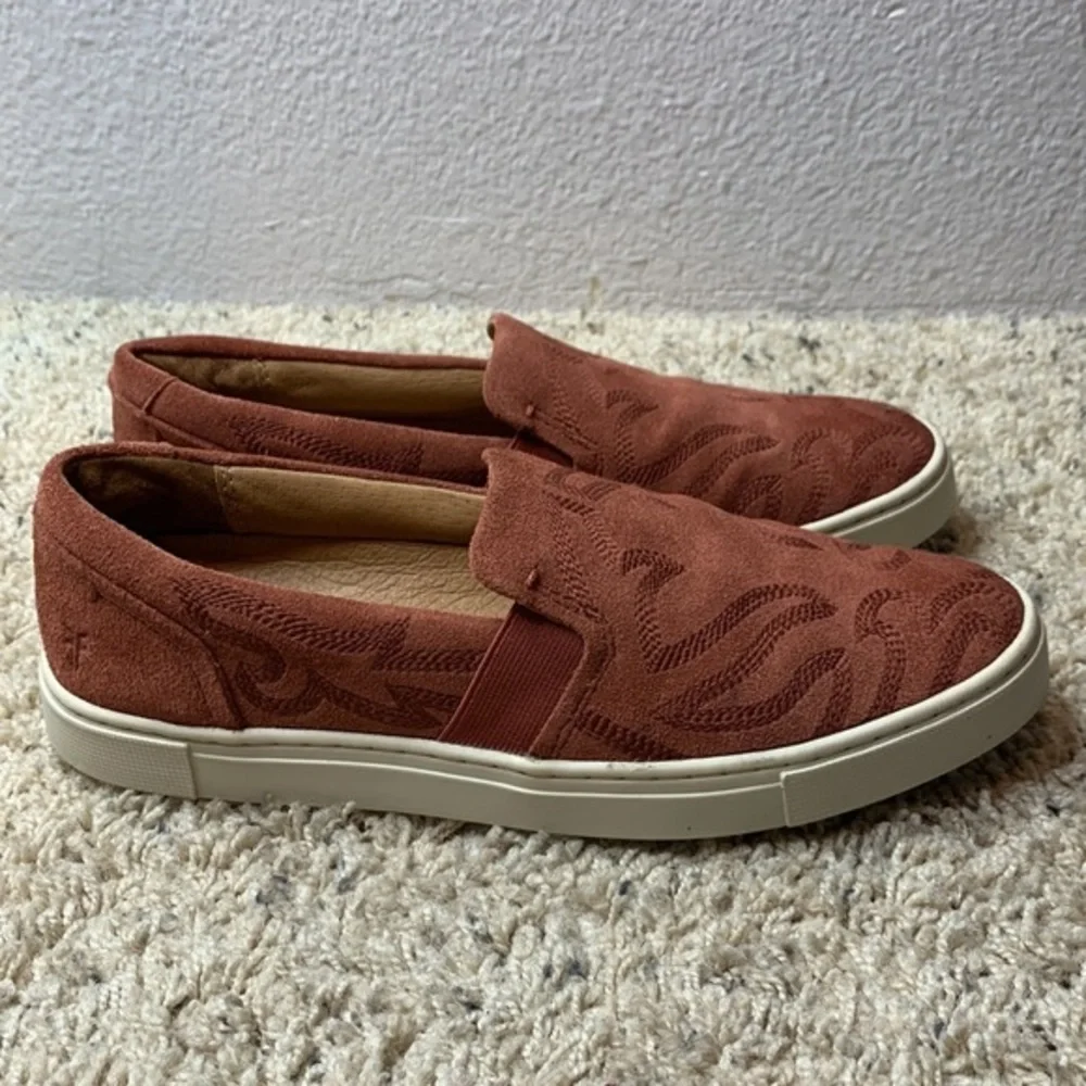 Frye Women's Ivy Primrose Slip on Sneaker sz 7.5